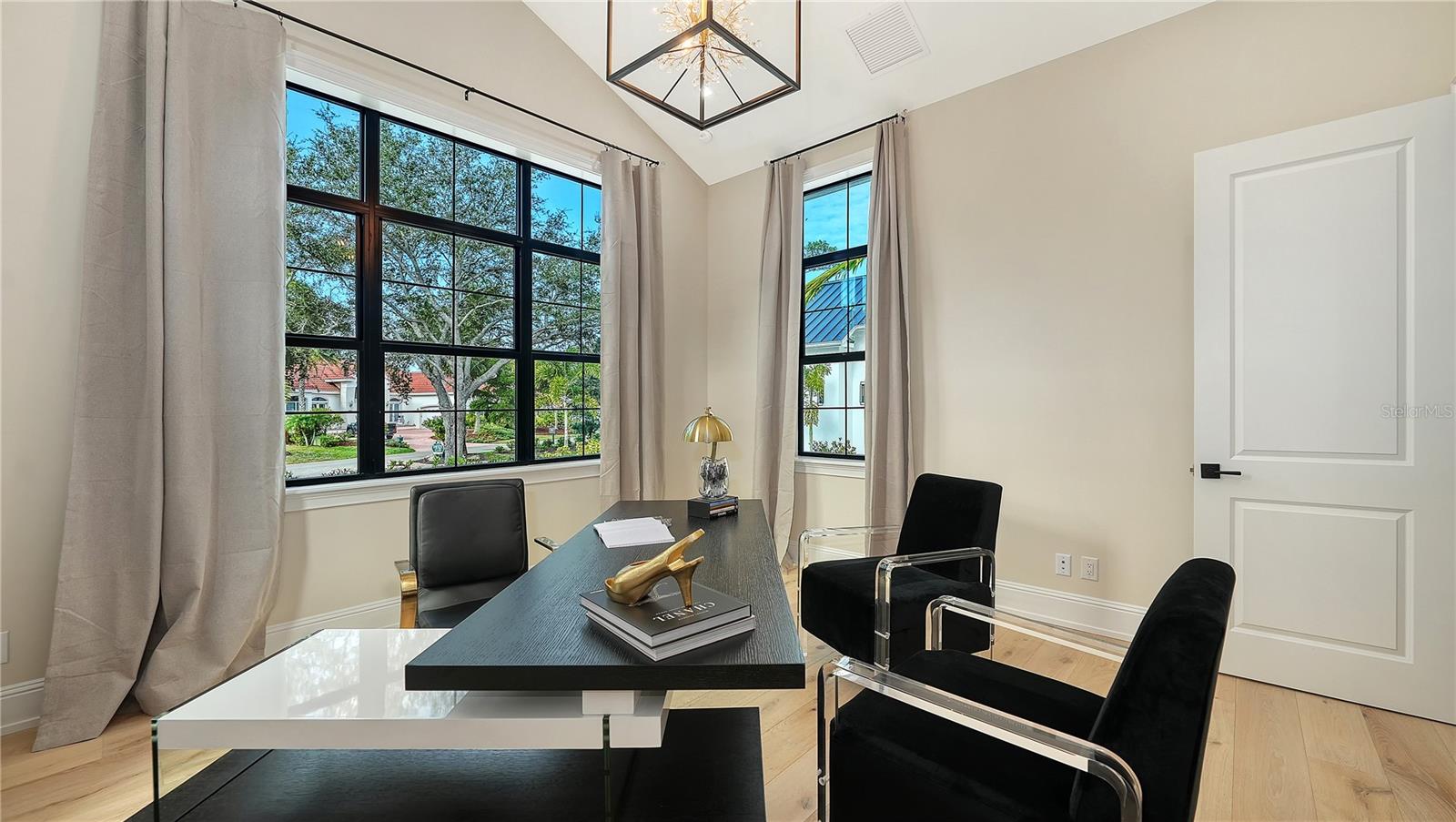 A4674326 Property Photo