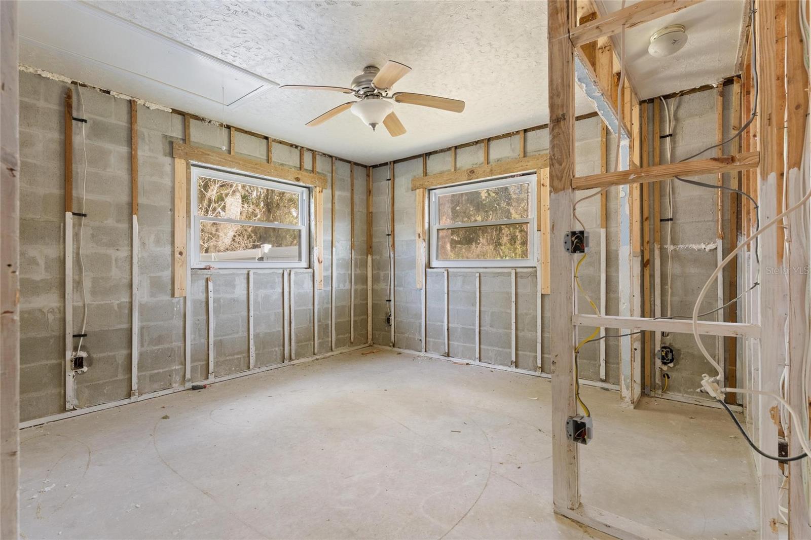 TB8454154 Property Photo