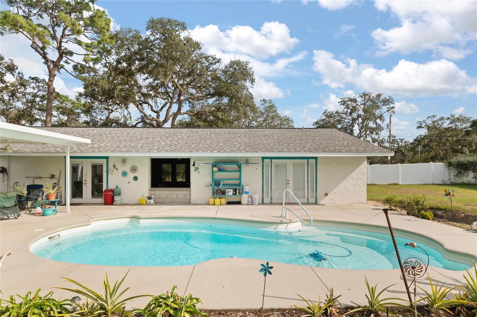 TB8454154 Property Photo