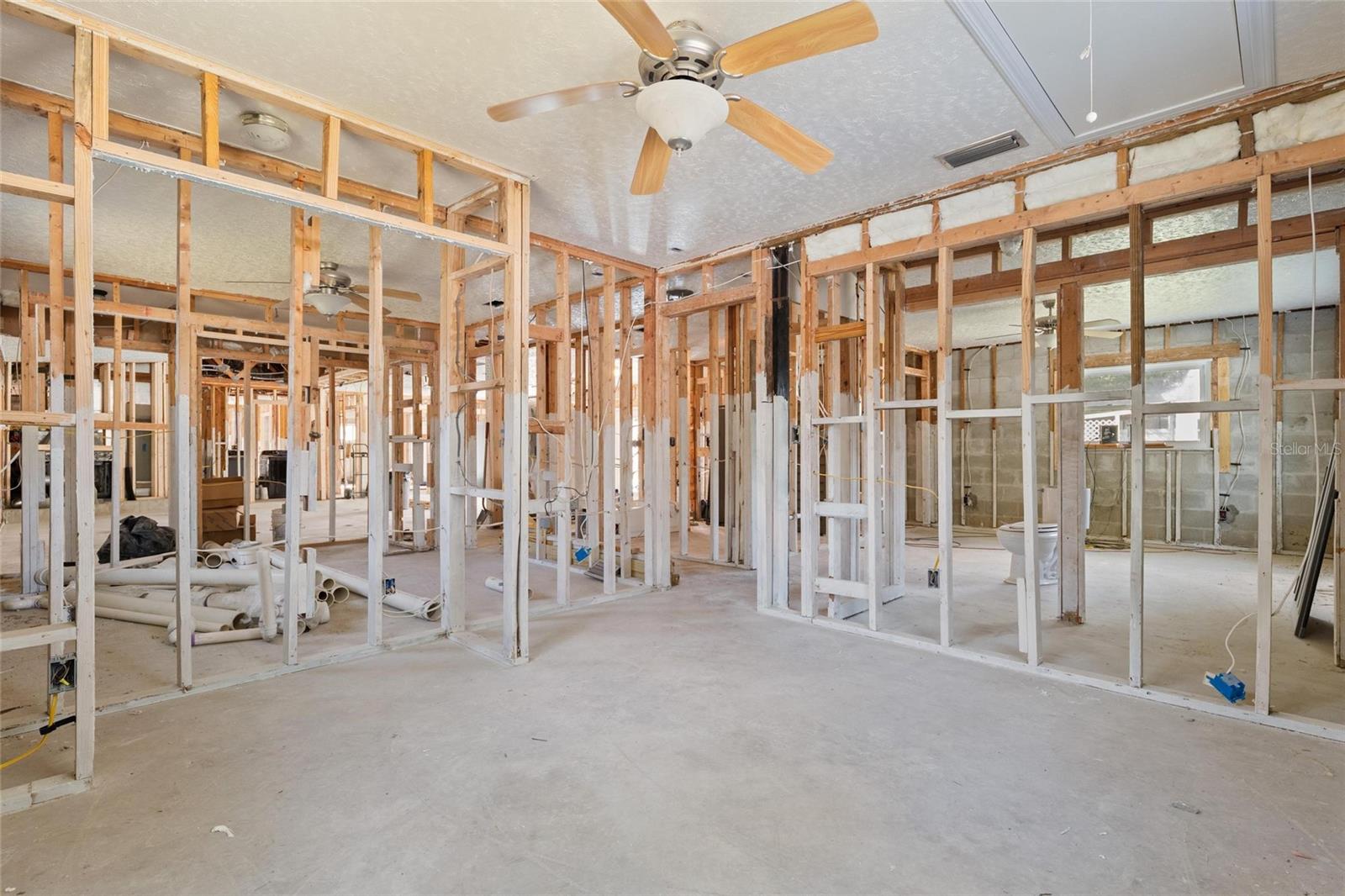 TB8454154 Property Photo