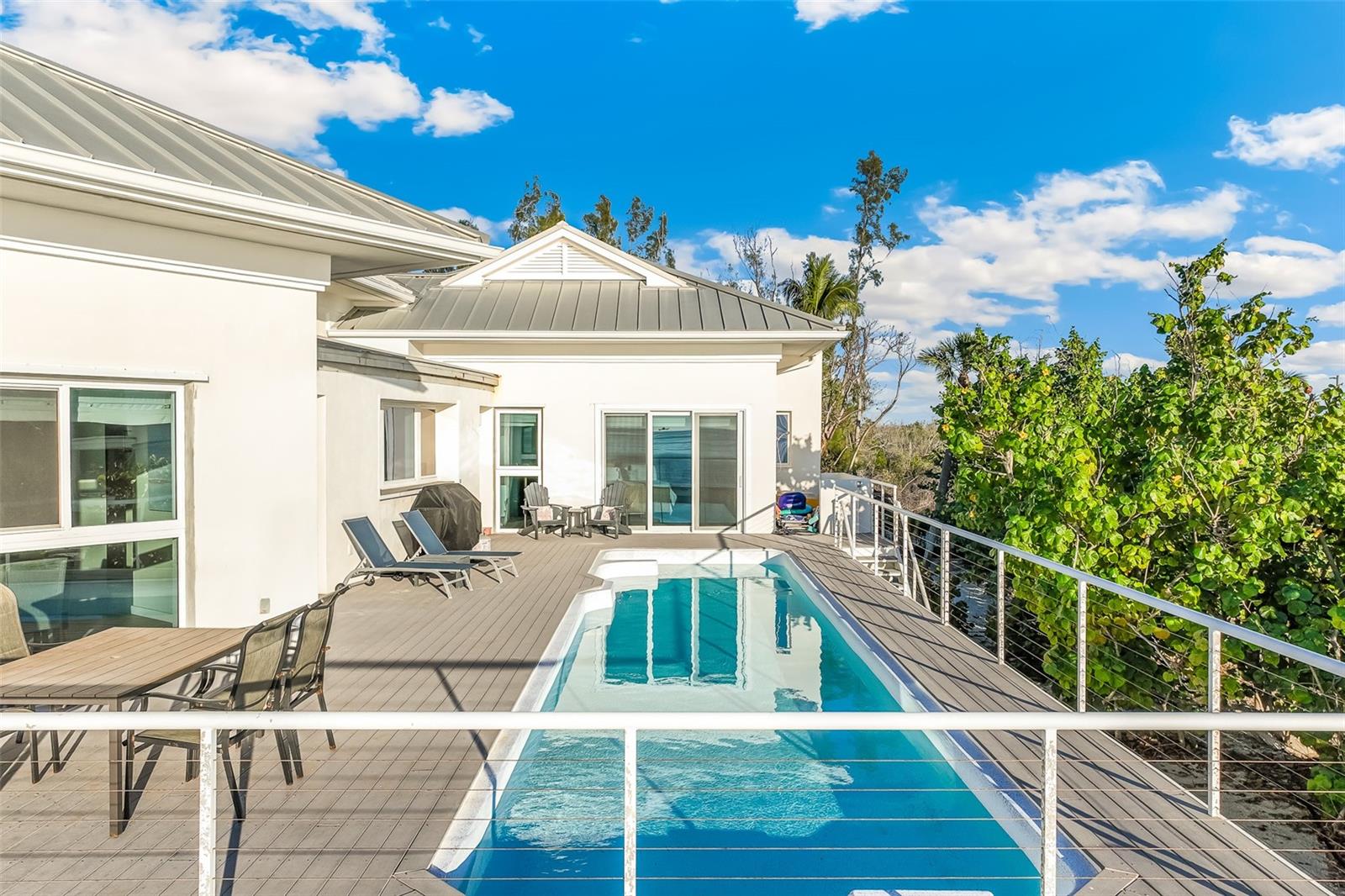 D6145087 Property Photo