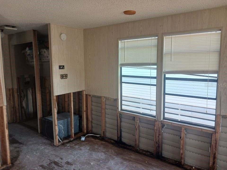 TB8454258 Property Photo