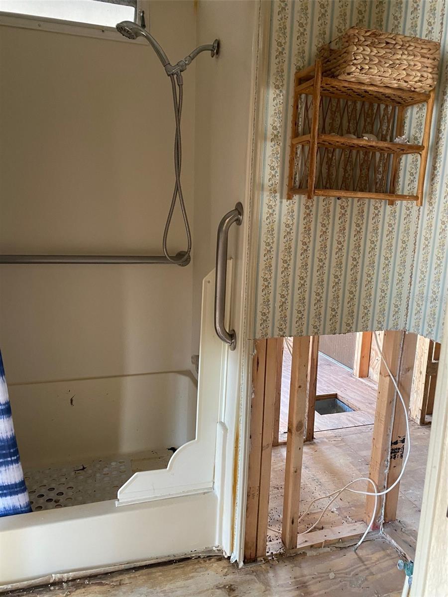 TB8454258 Property Photo