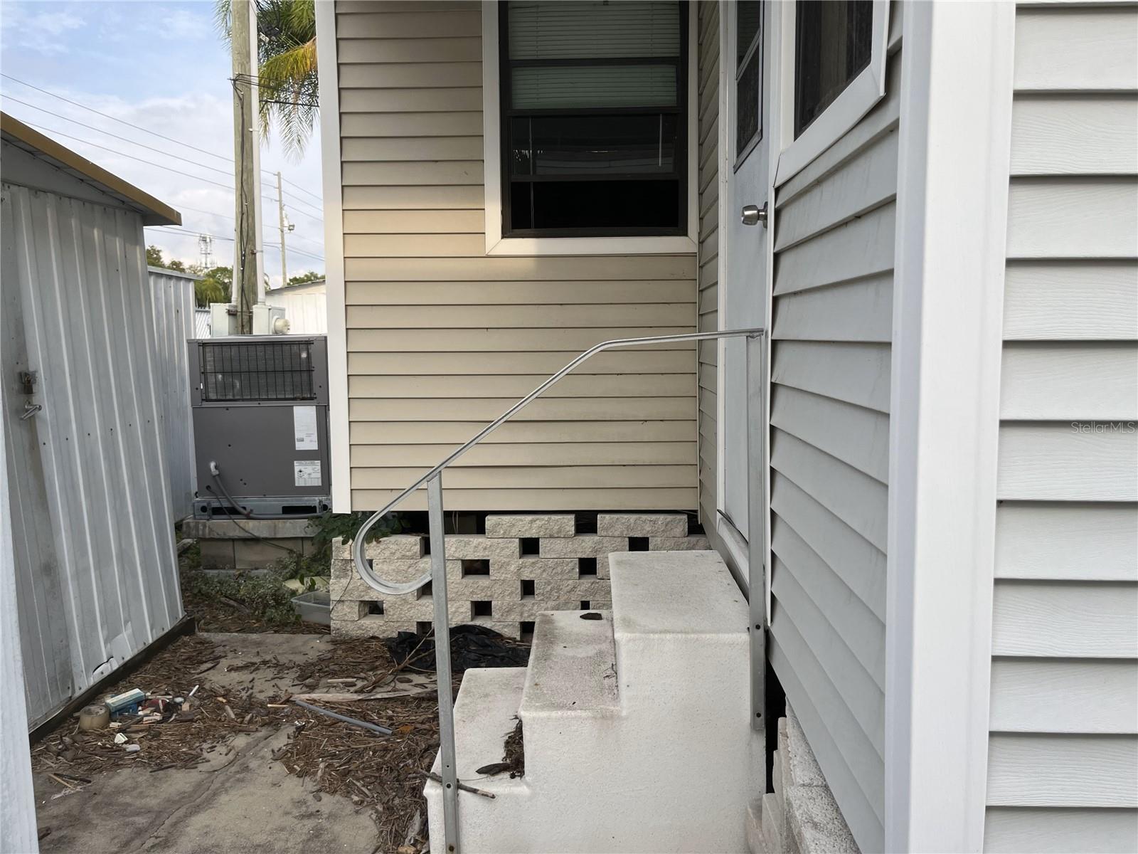 TB8454258 Property Photo