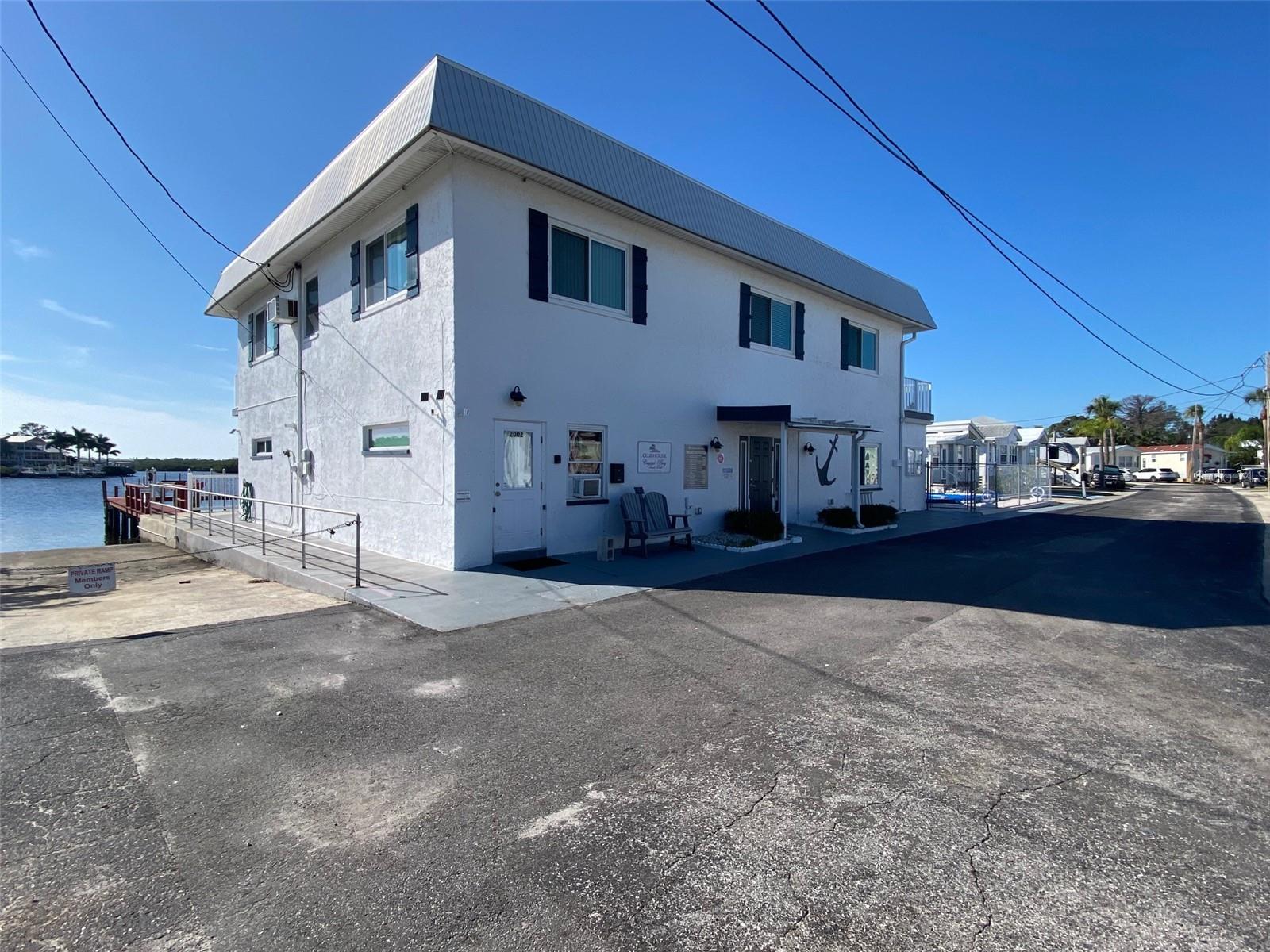 TB8454258 Property Photo