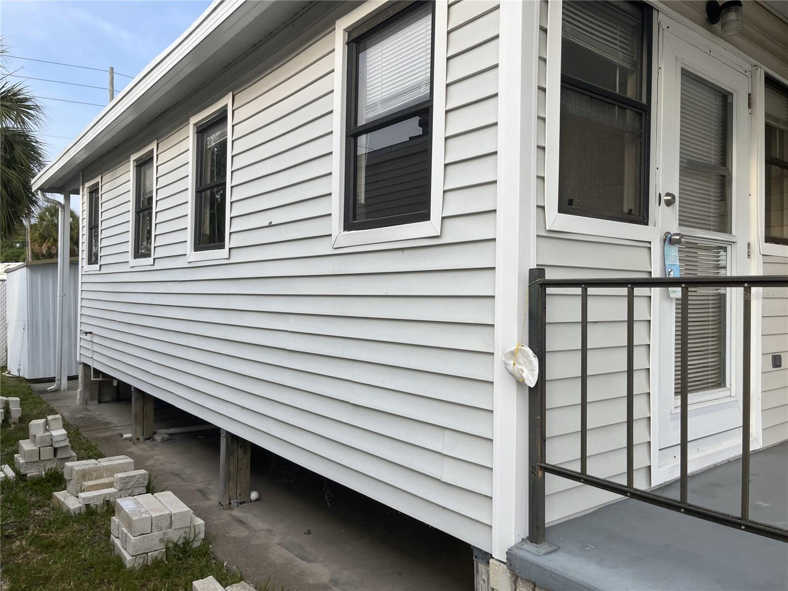 TB8454258 Property Photo