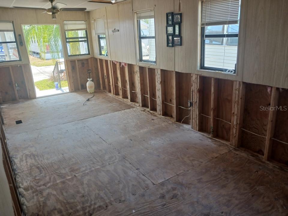 TB8454258 Property Photo