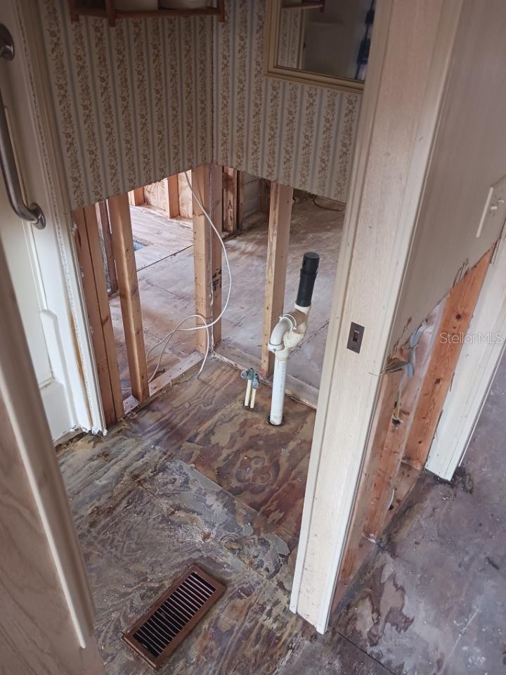 TB8454258 Property Photo