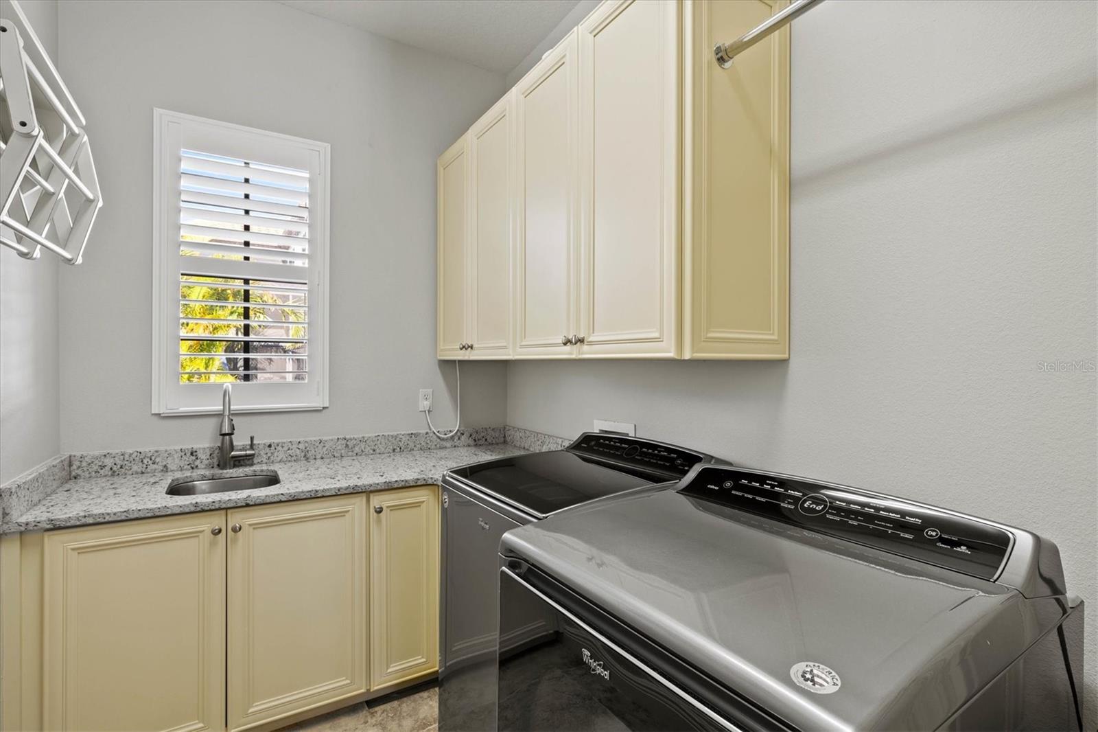 A4674410 Property Photo