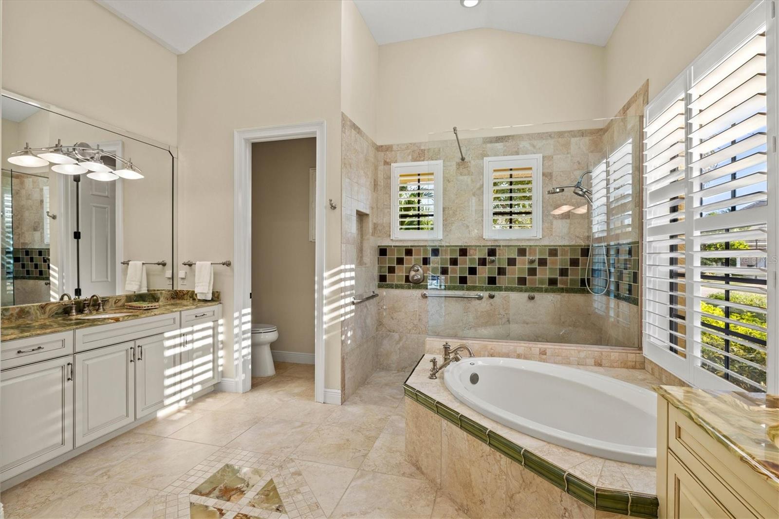 A4674410 Property Photo