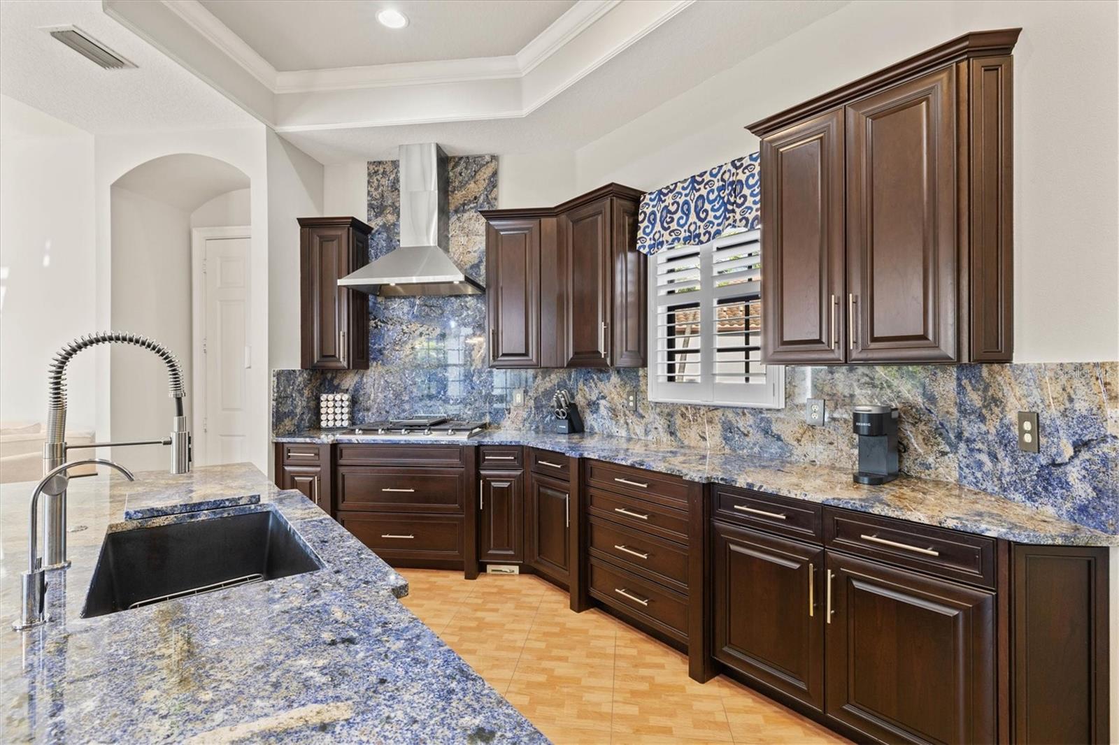 A4674410 Property Photo