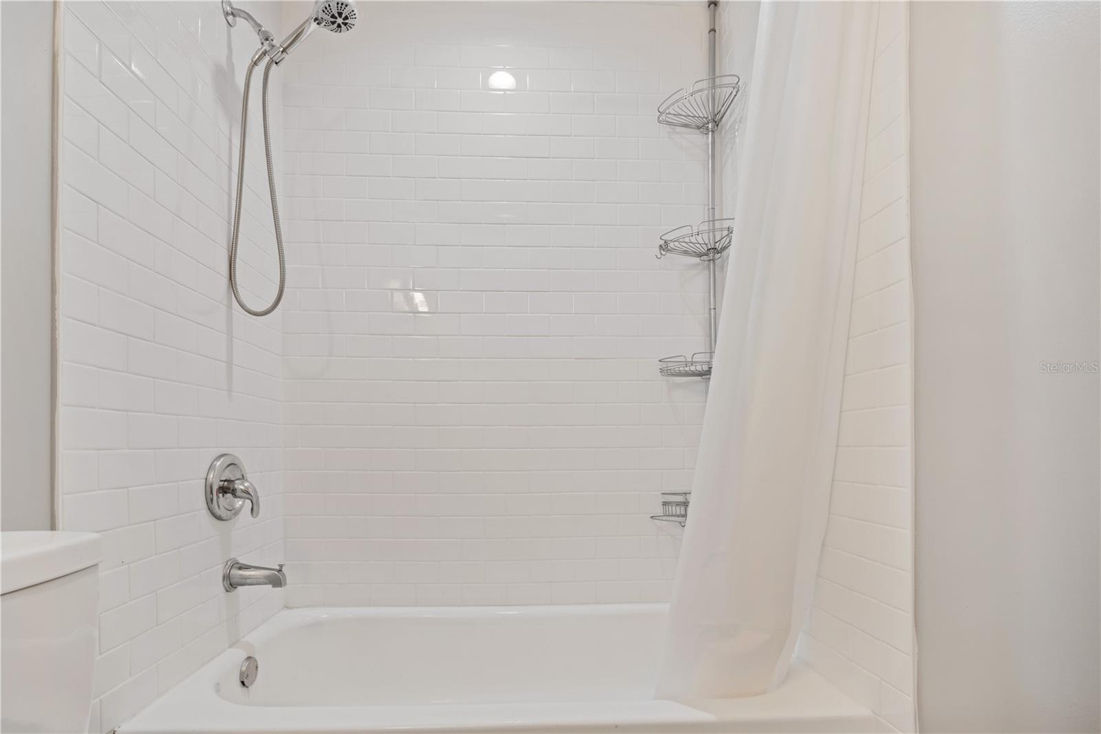 TB8454339 Property Photo