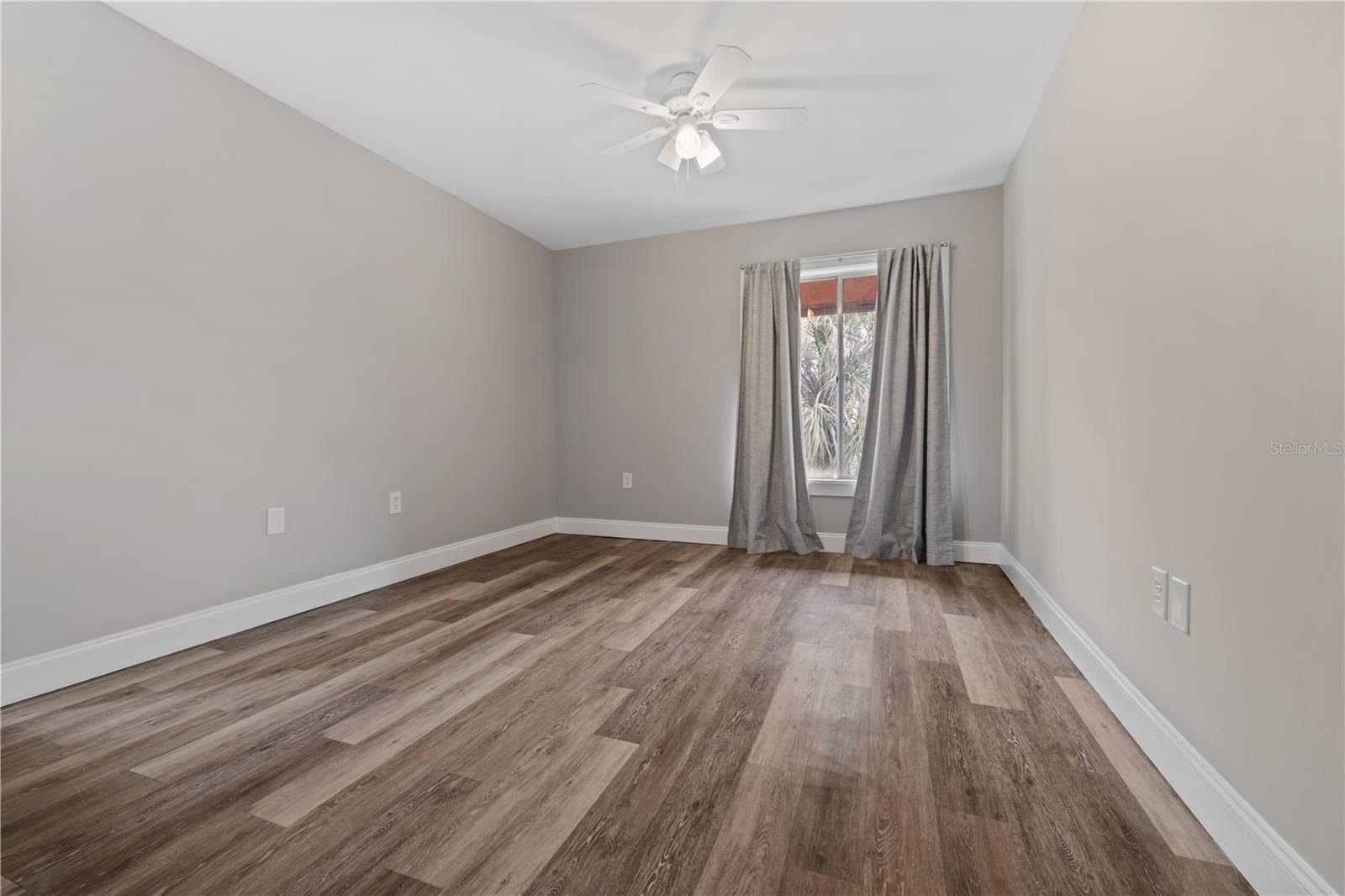 TB8454339 Property Photo