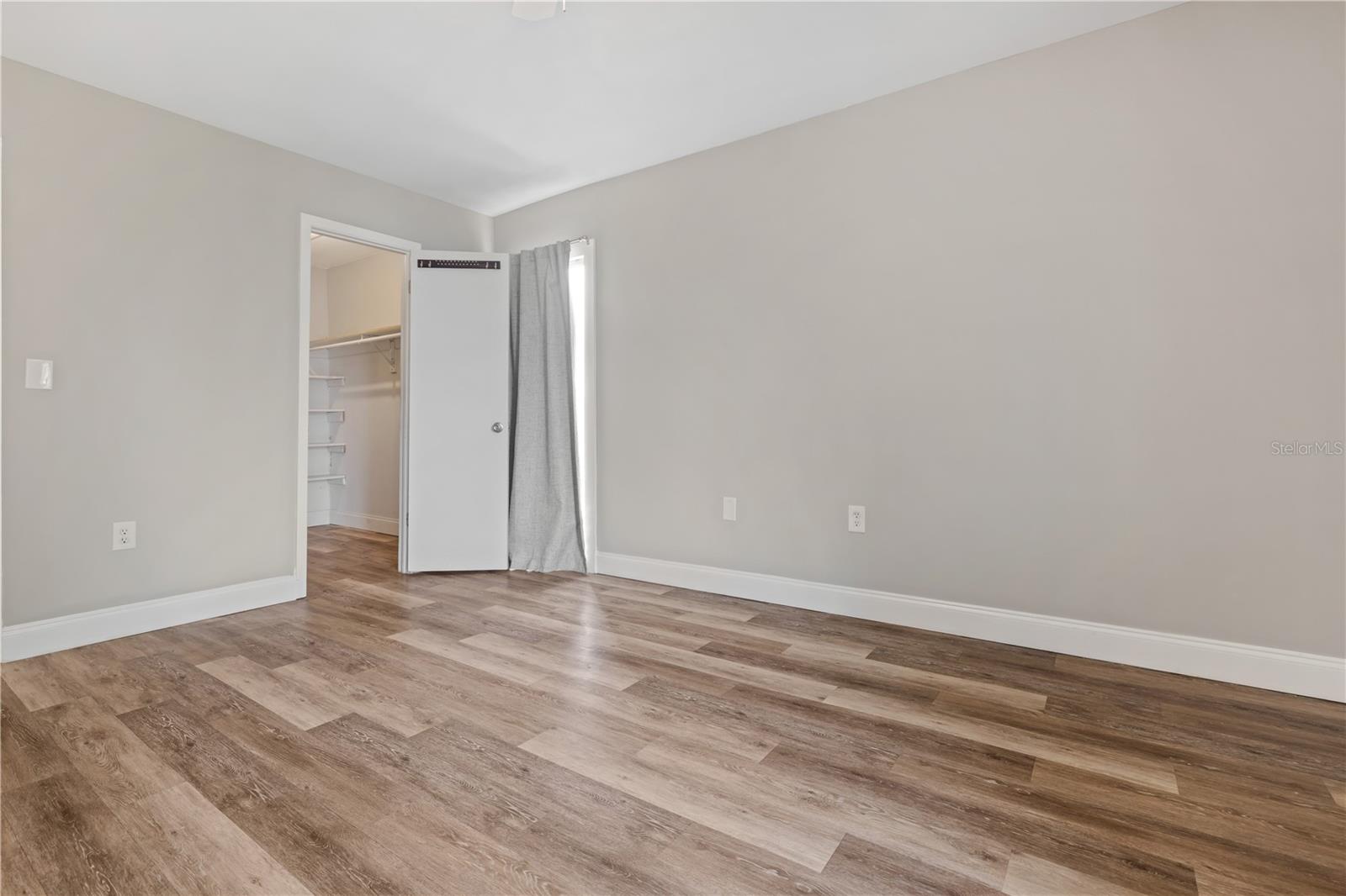 TB8454339 Property Photo