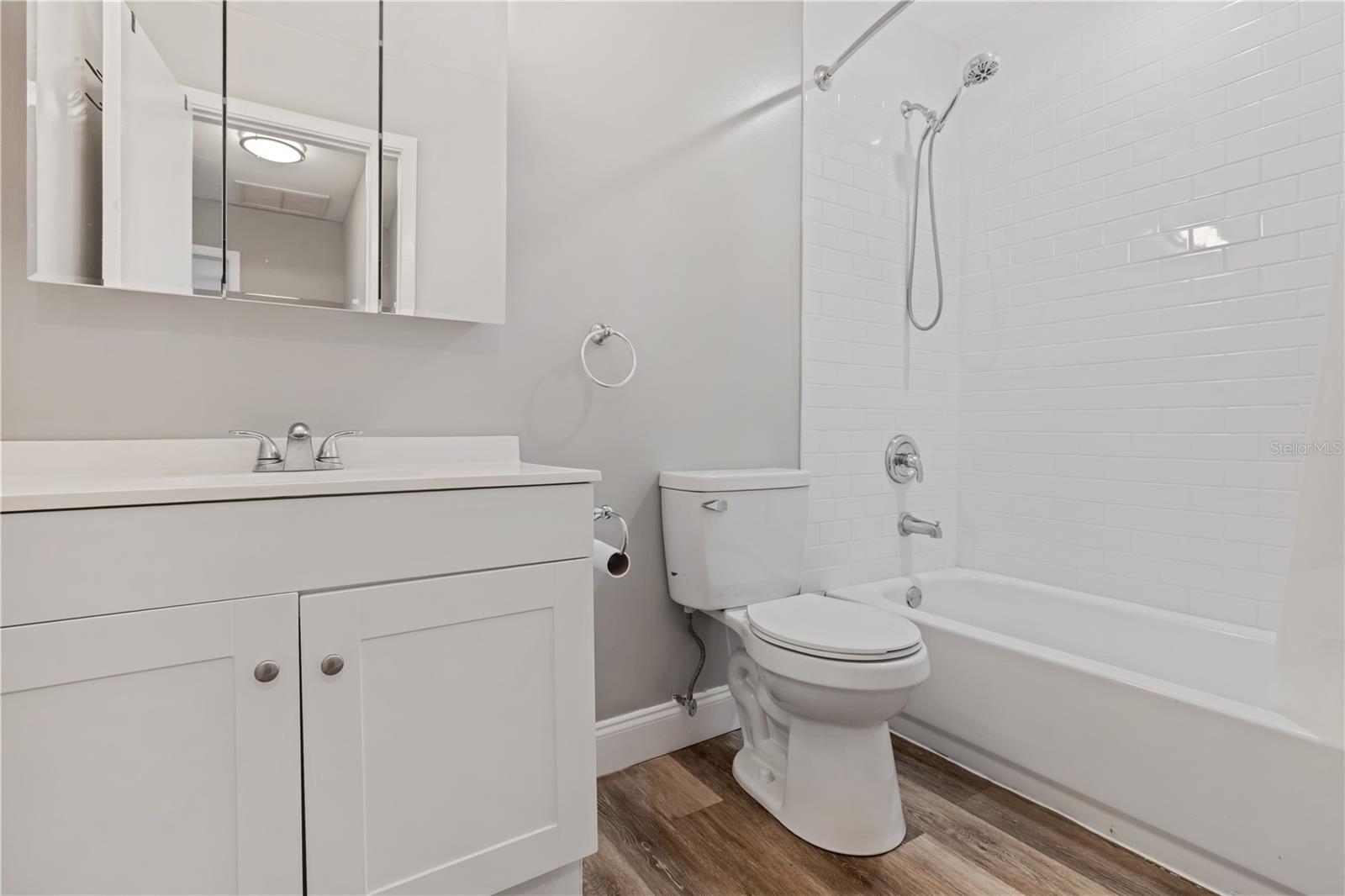 TB8454339 Property Photo