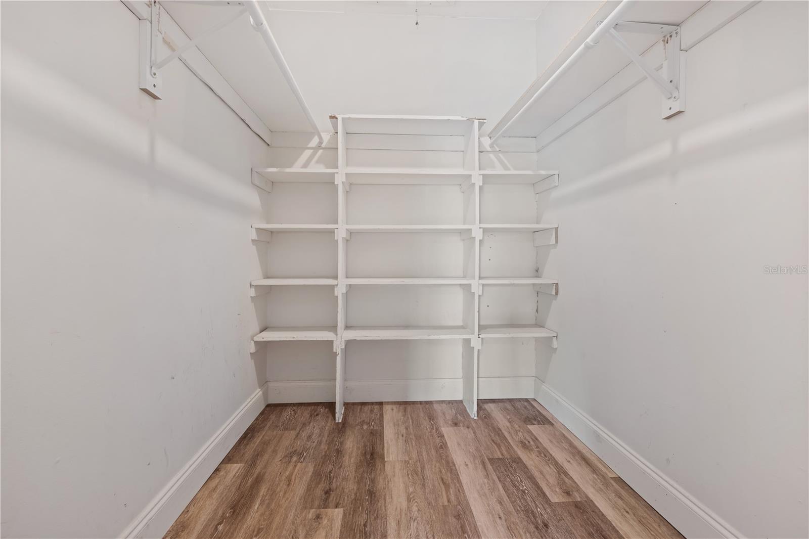 TB8454339 Property Photo