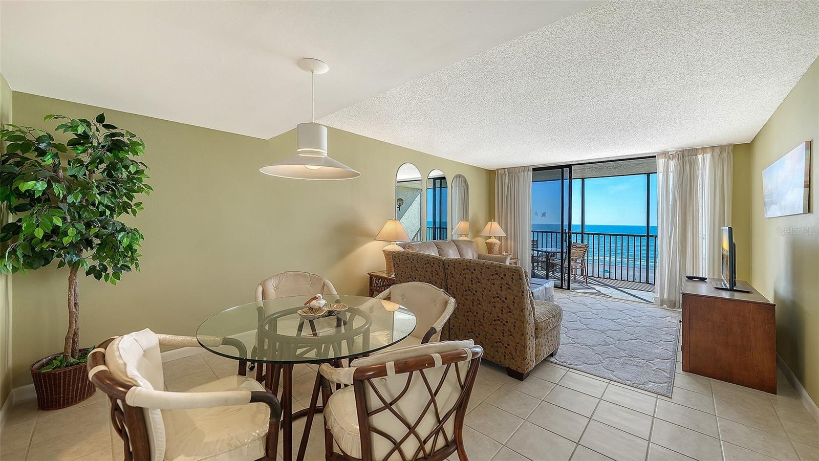 Homes for sale in Longboat Key, FL | 2045 Gulf Of Mexico Dr #M1-410, Longboat Key, FL 34228 | MLS# A4674434