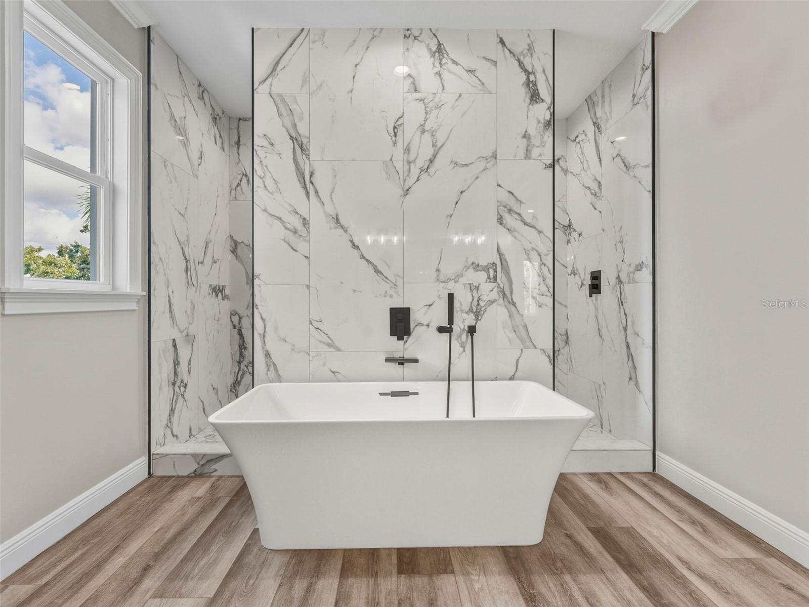 TB8454384 Property Photo