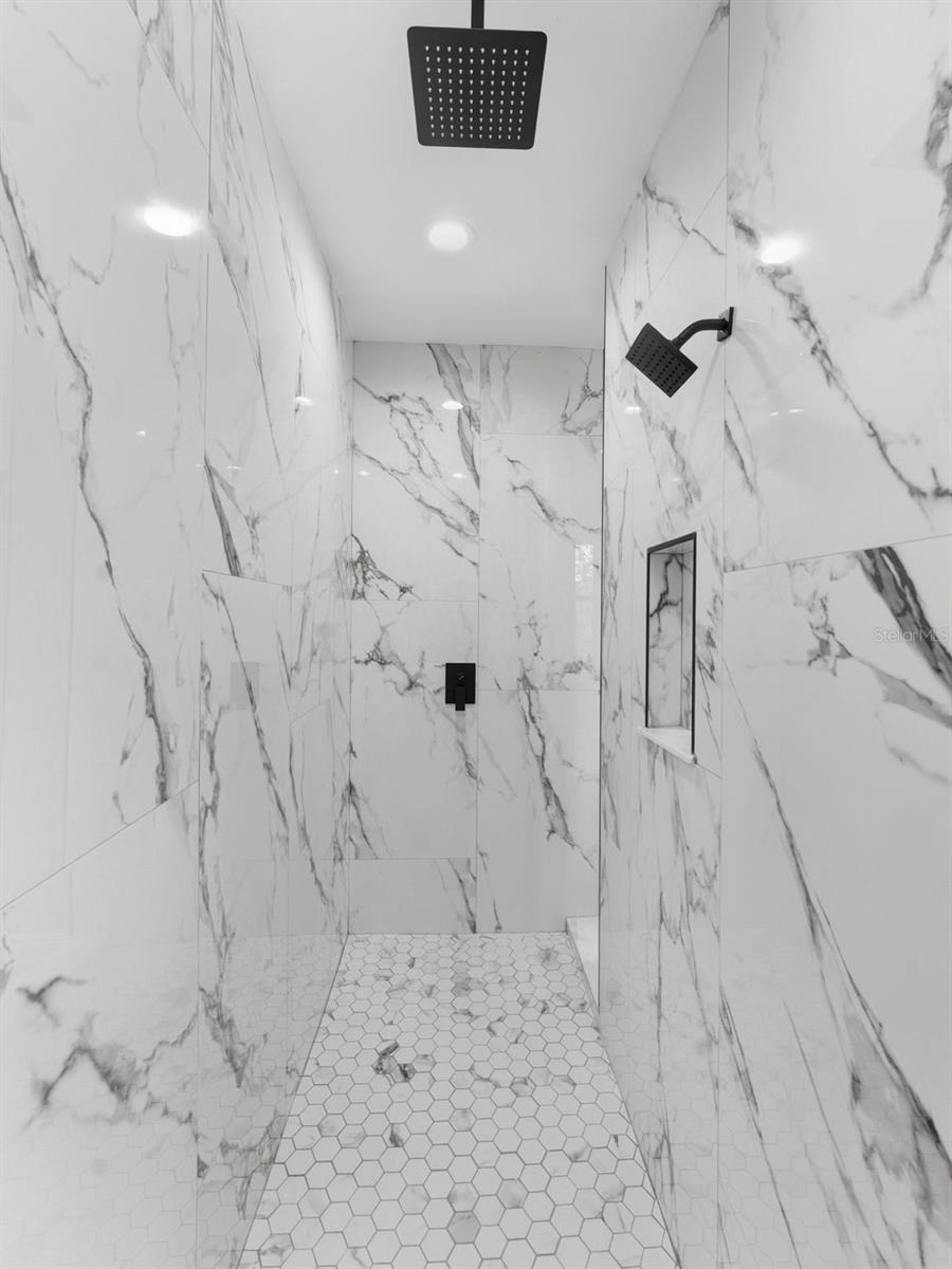 TB8454384 Property Photo