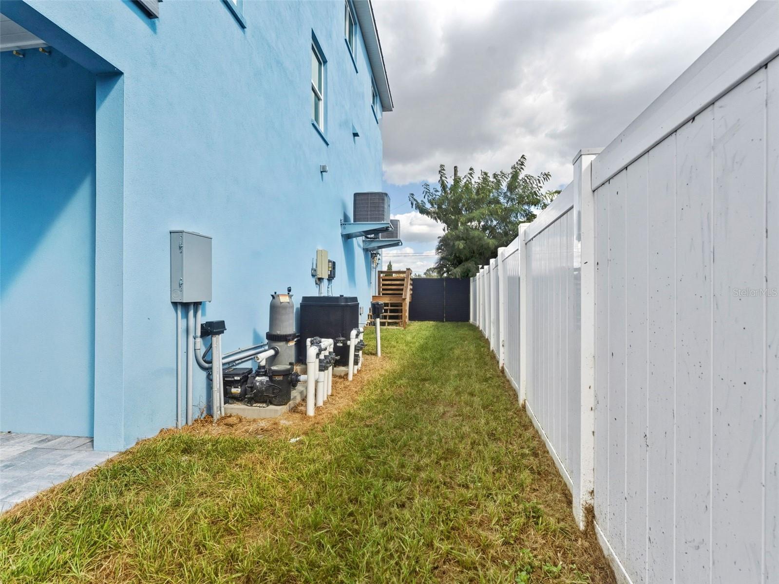 TB8454384 Property Photo