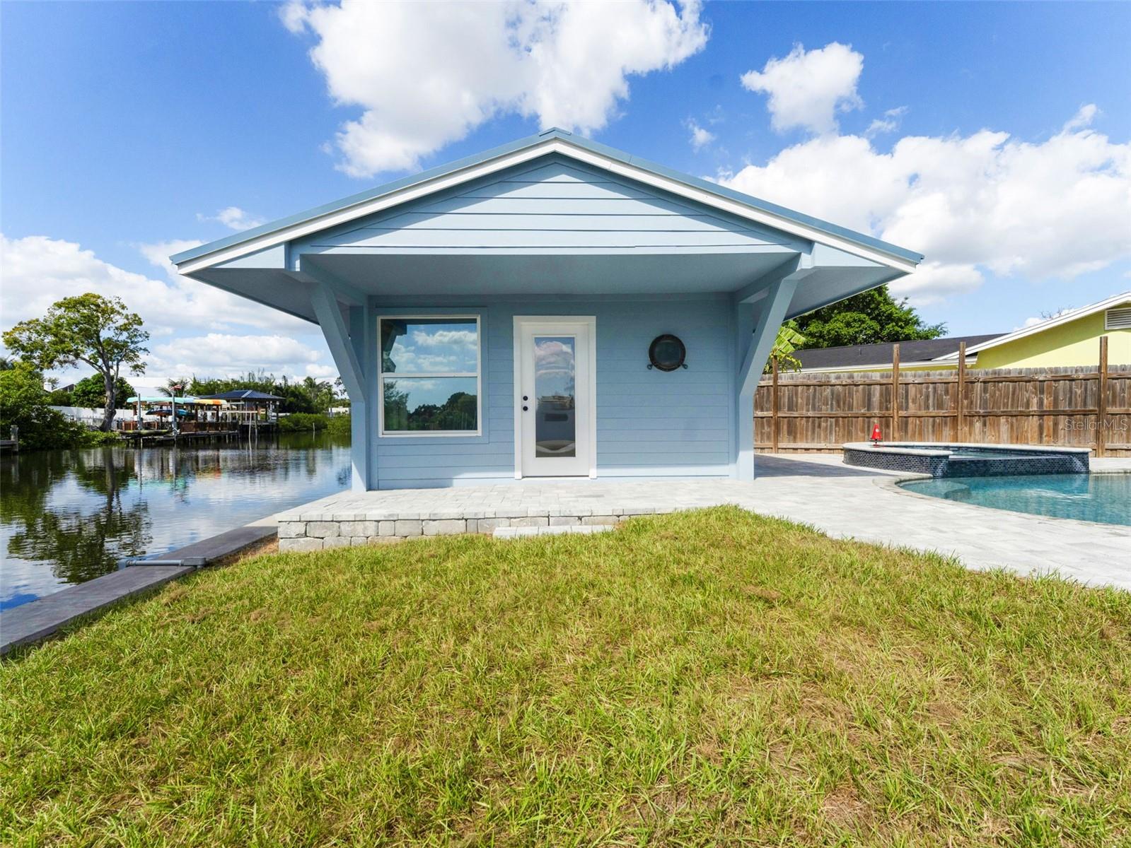 TB8454384 Property Photo