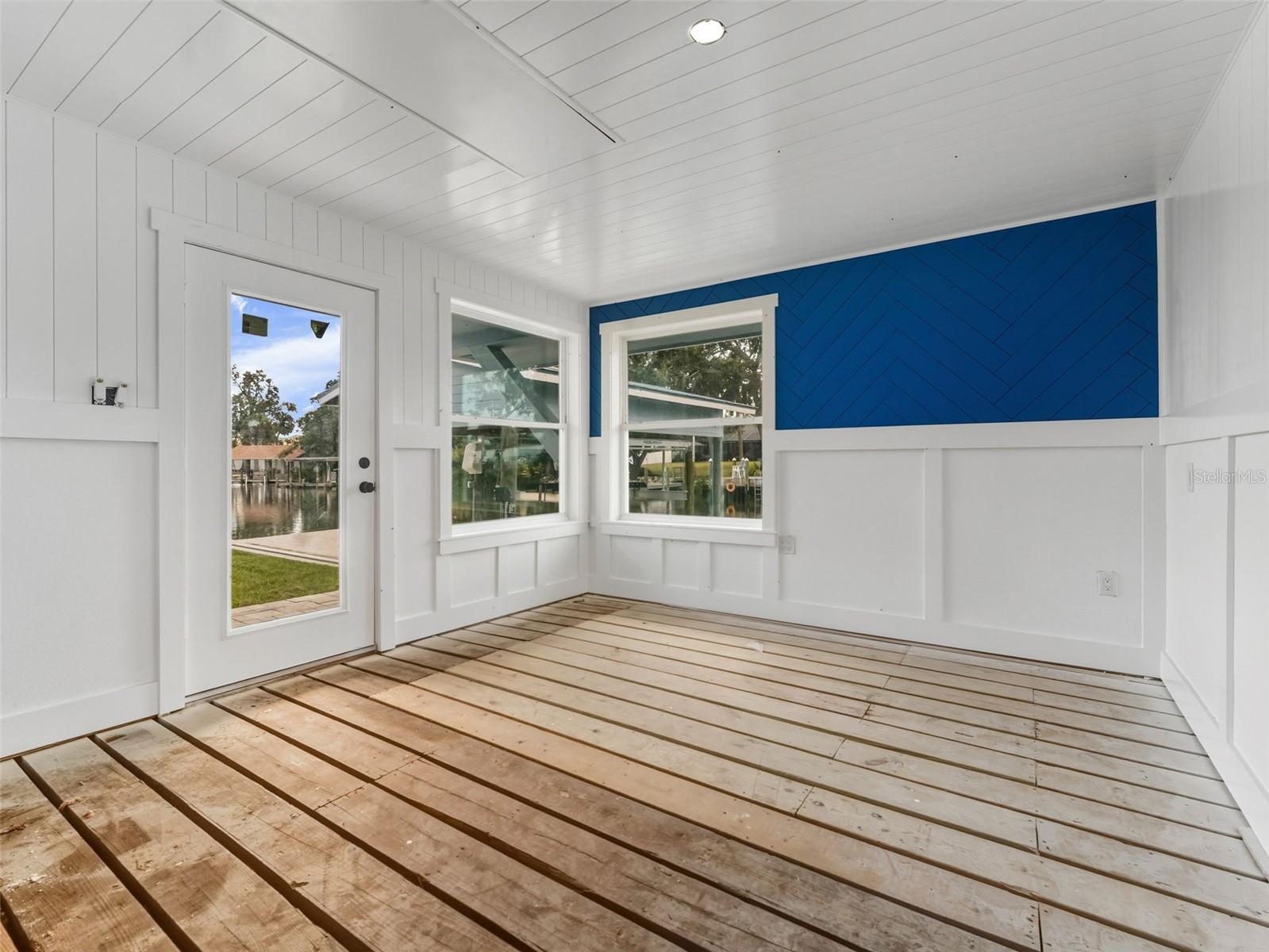 TB8454384 Property Photo