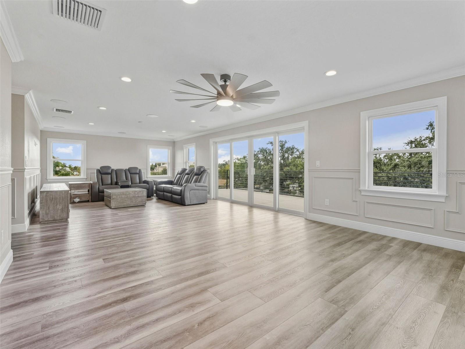 TB8454384 Property Photo