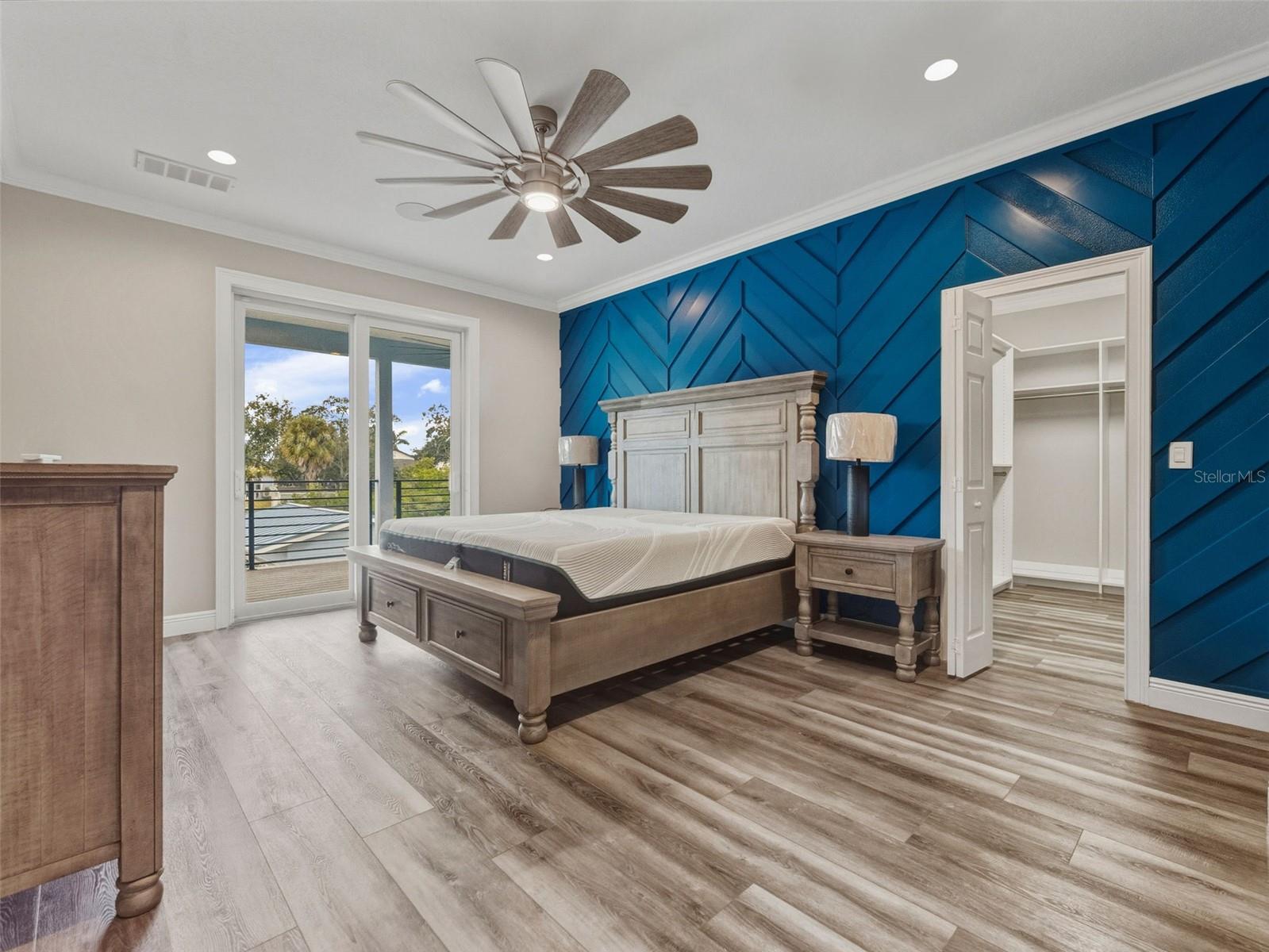 TB8454384 Property Photo