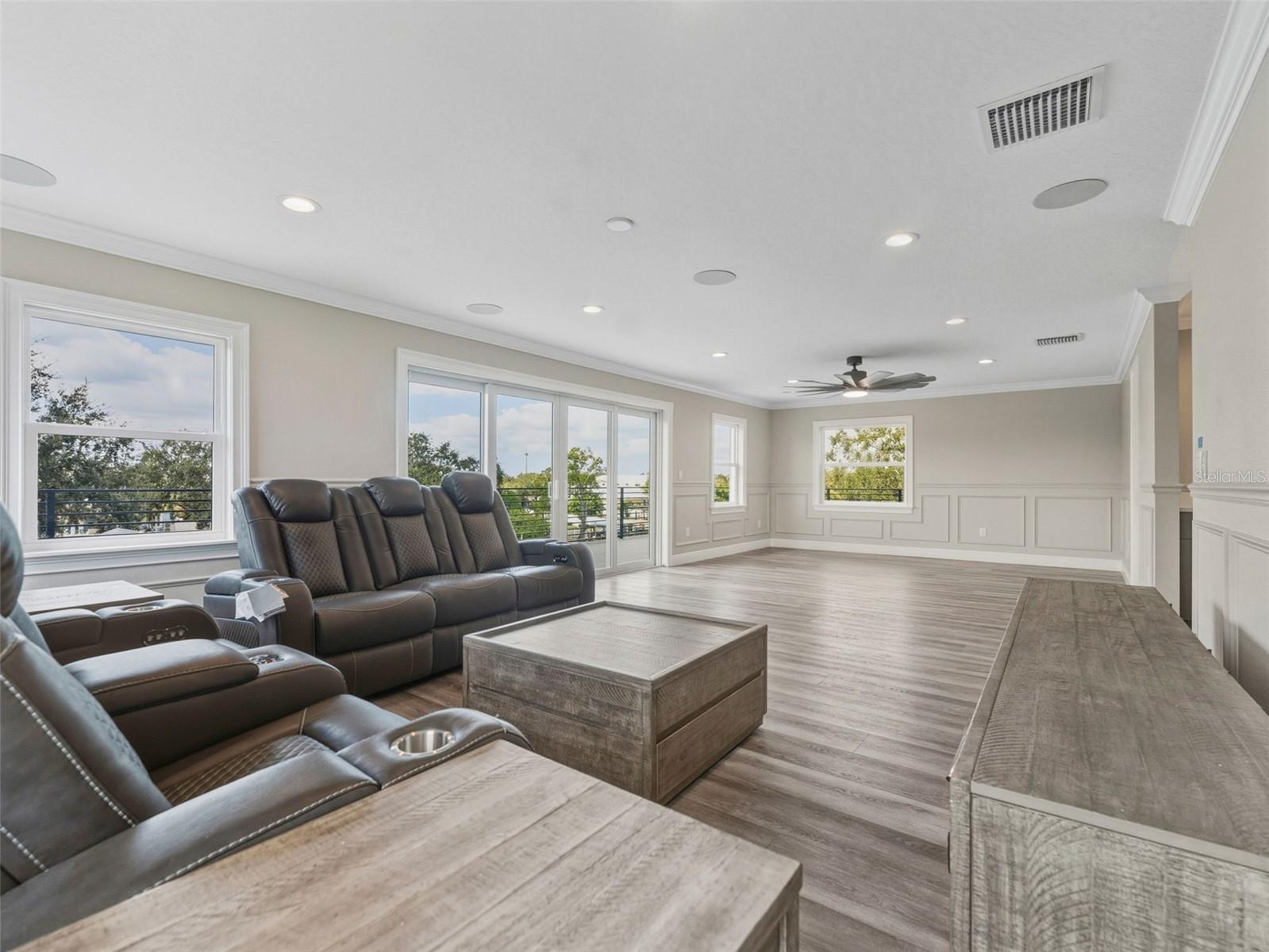 TB8454384 Property Photo