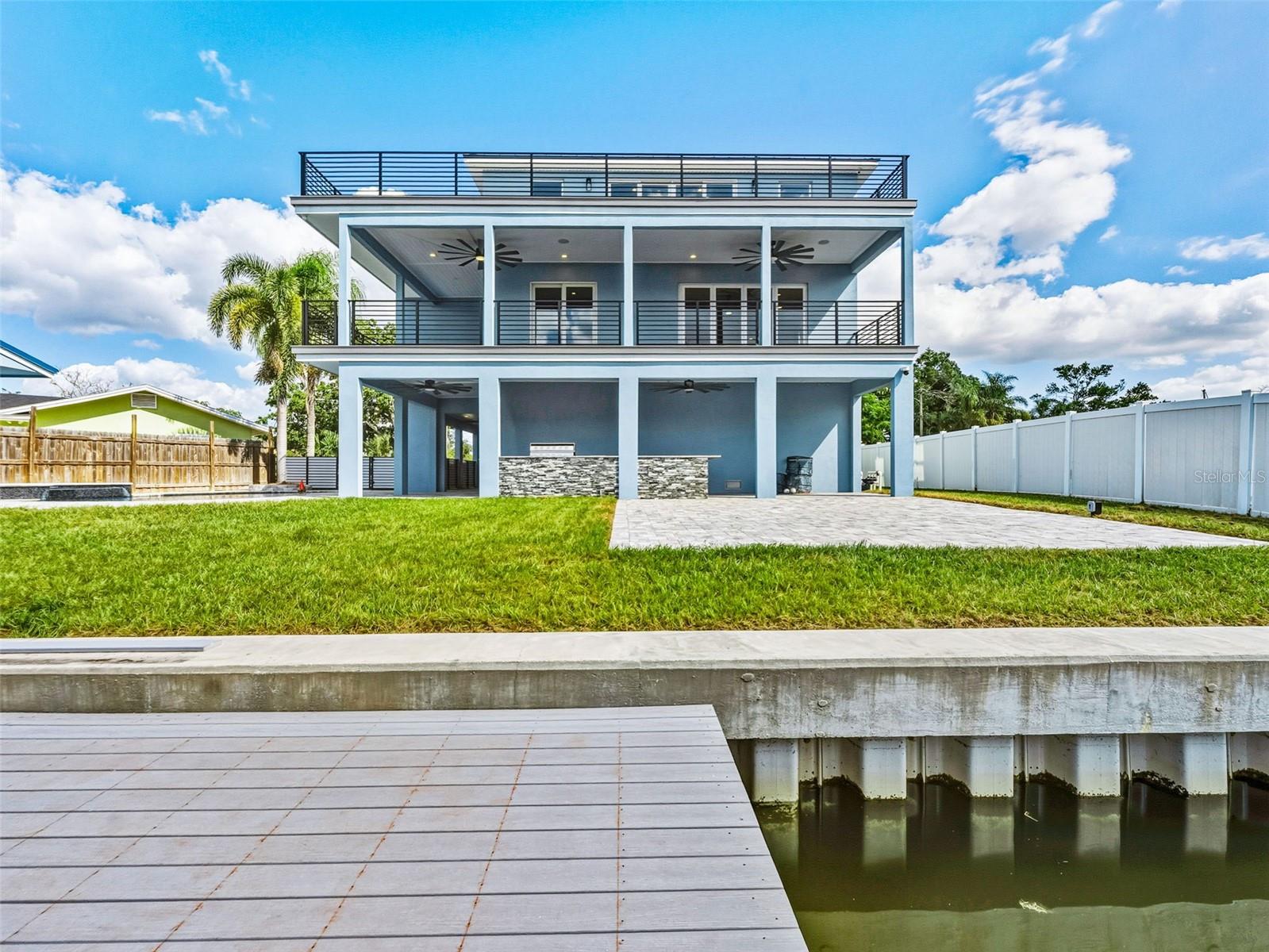 TB8454384 Property Photo