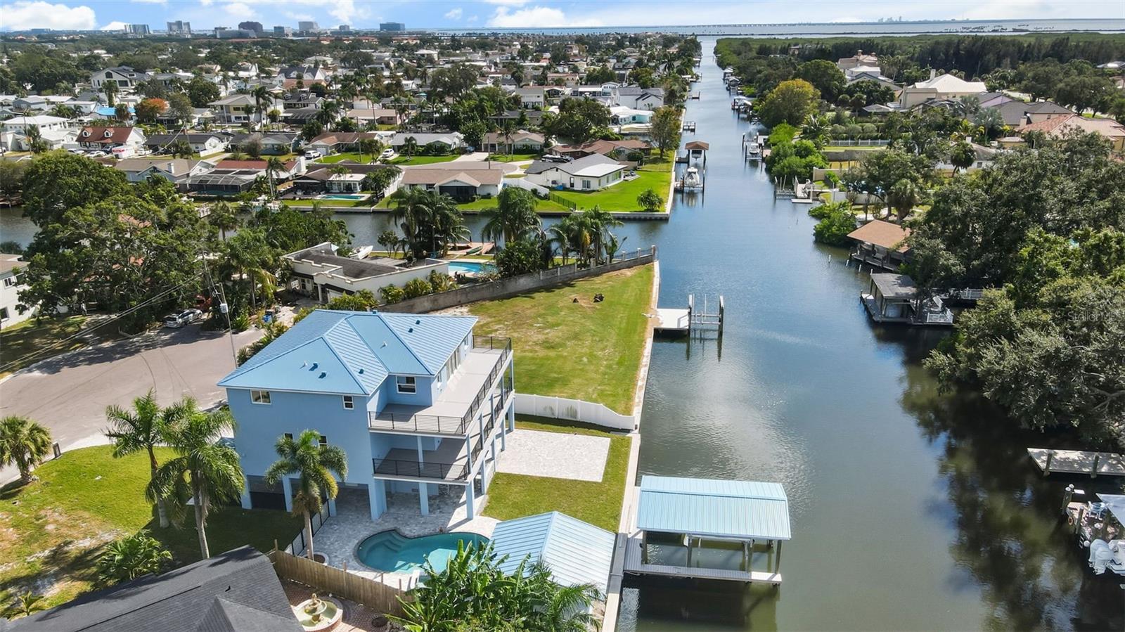 TB8454384 Property Photo