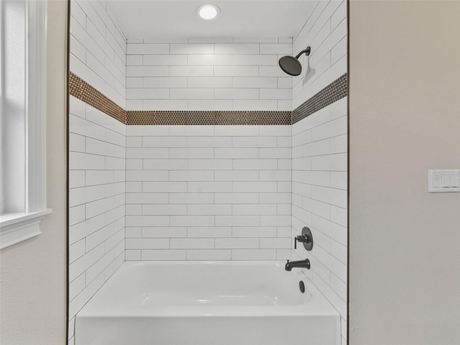 TB8454384 Property Photo