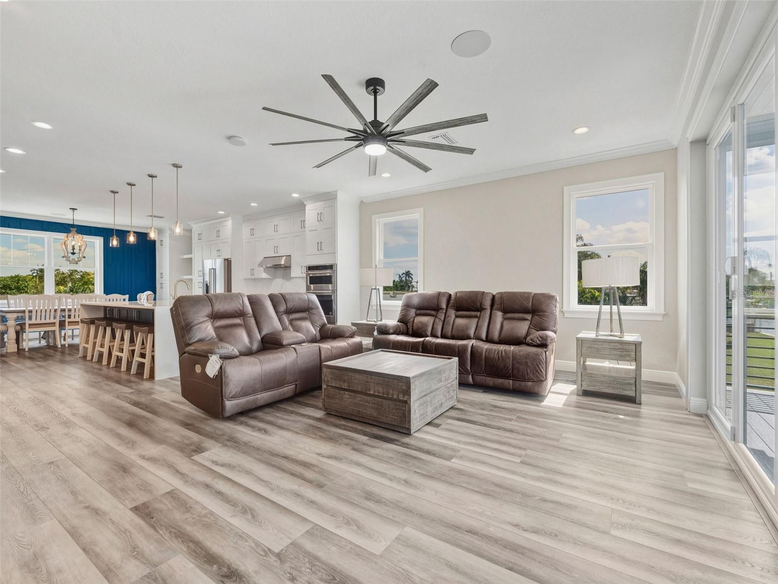 TB8454384 Property Photo