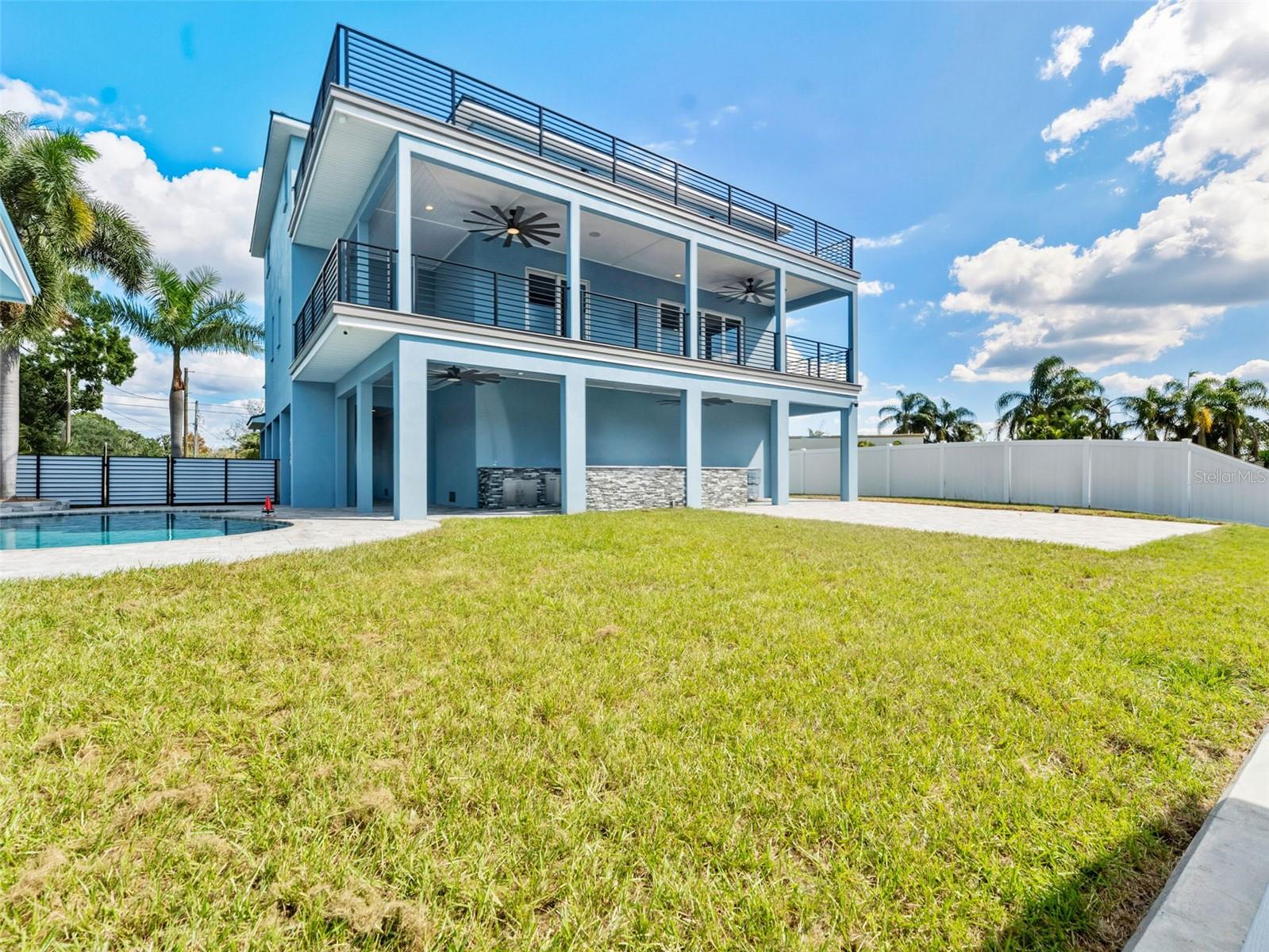 TB8454384 Property Photo