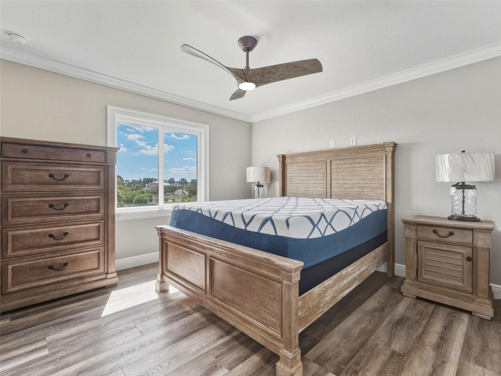 TB8454384 Property Photo