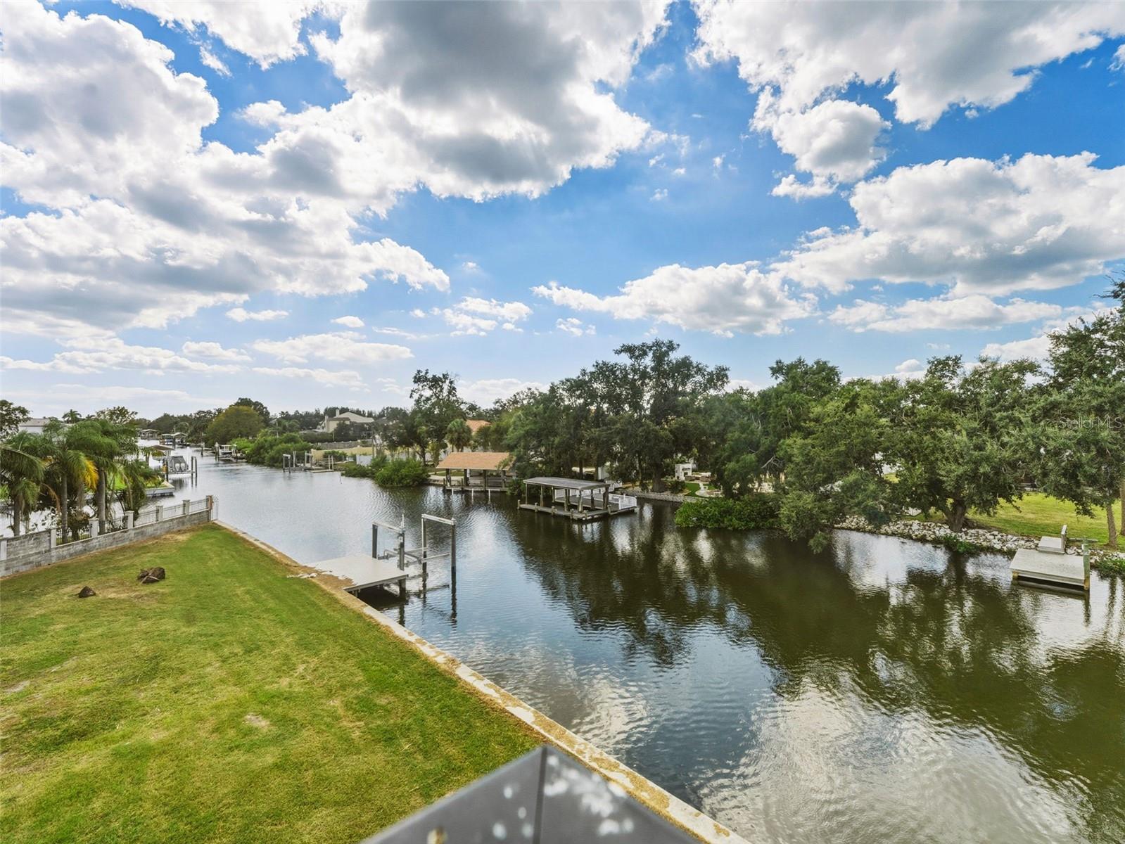 TB8454384 Property Photo