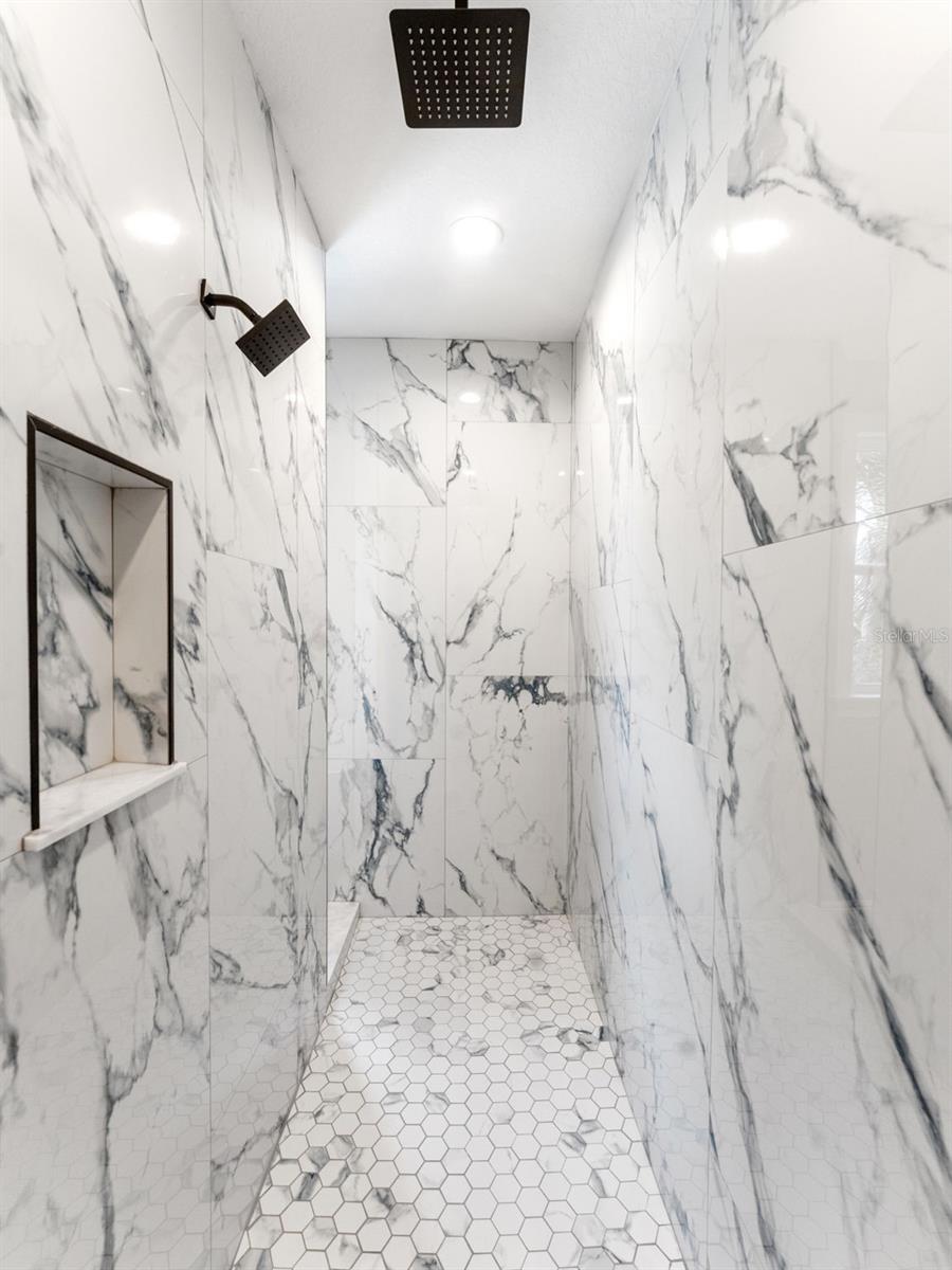 TB8454384 Property Photo