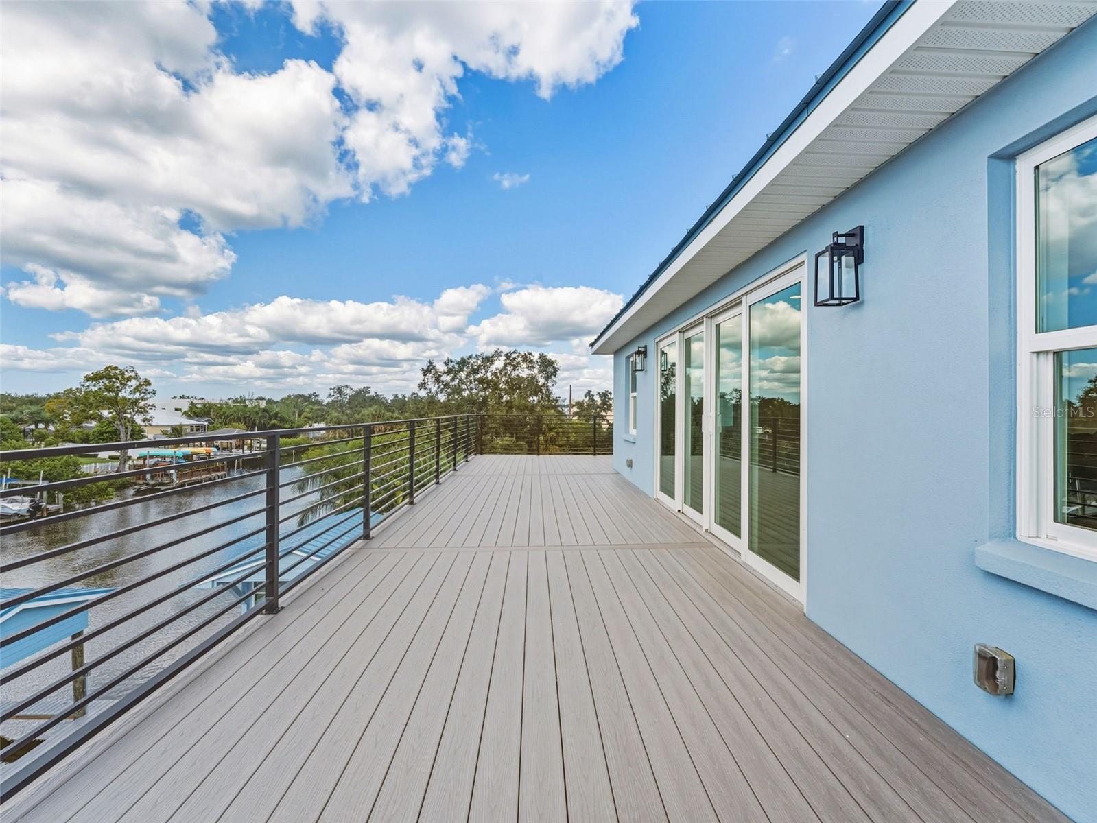 TB8454384 Property Photo