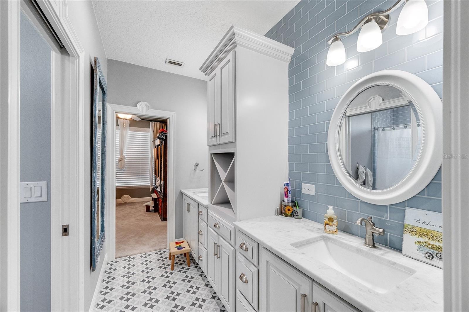 O6365662 Property Photo