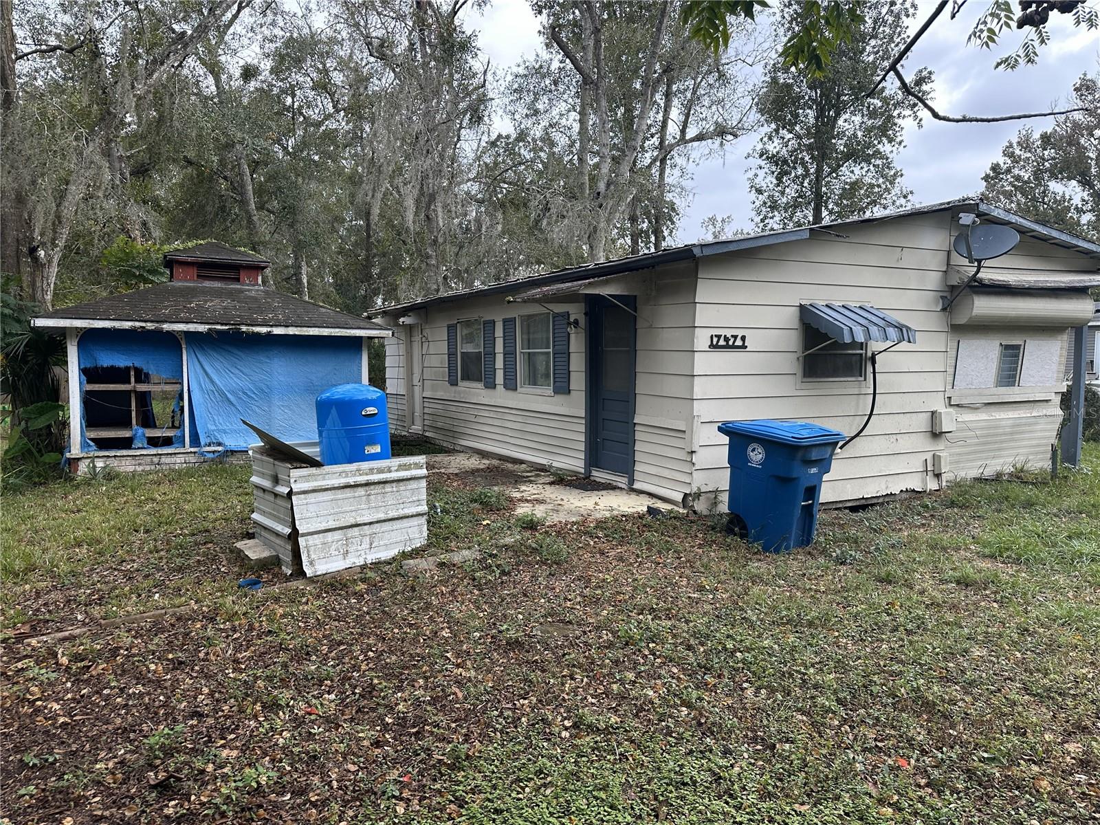 TB8454476 Property Photo