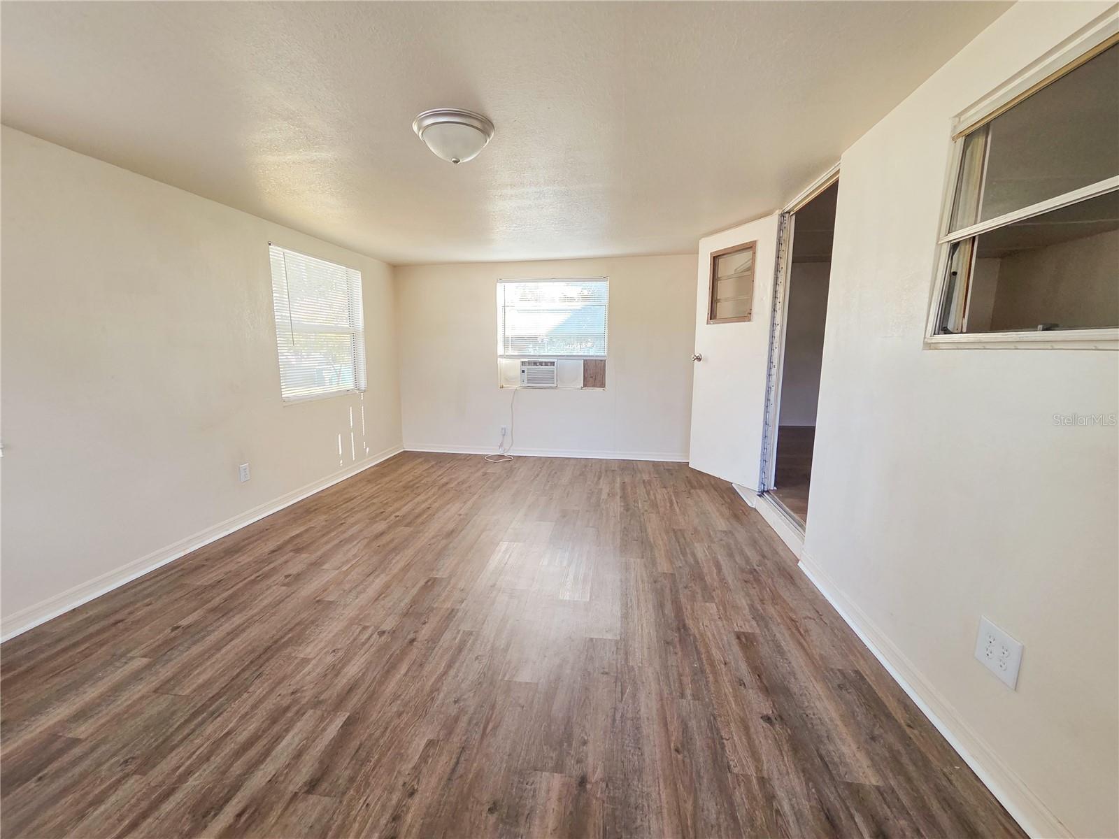 OM714696 Property Photo