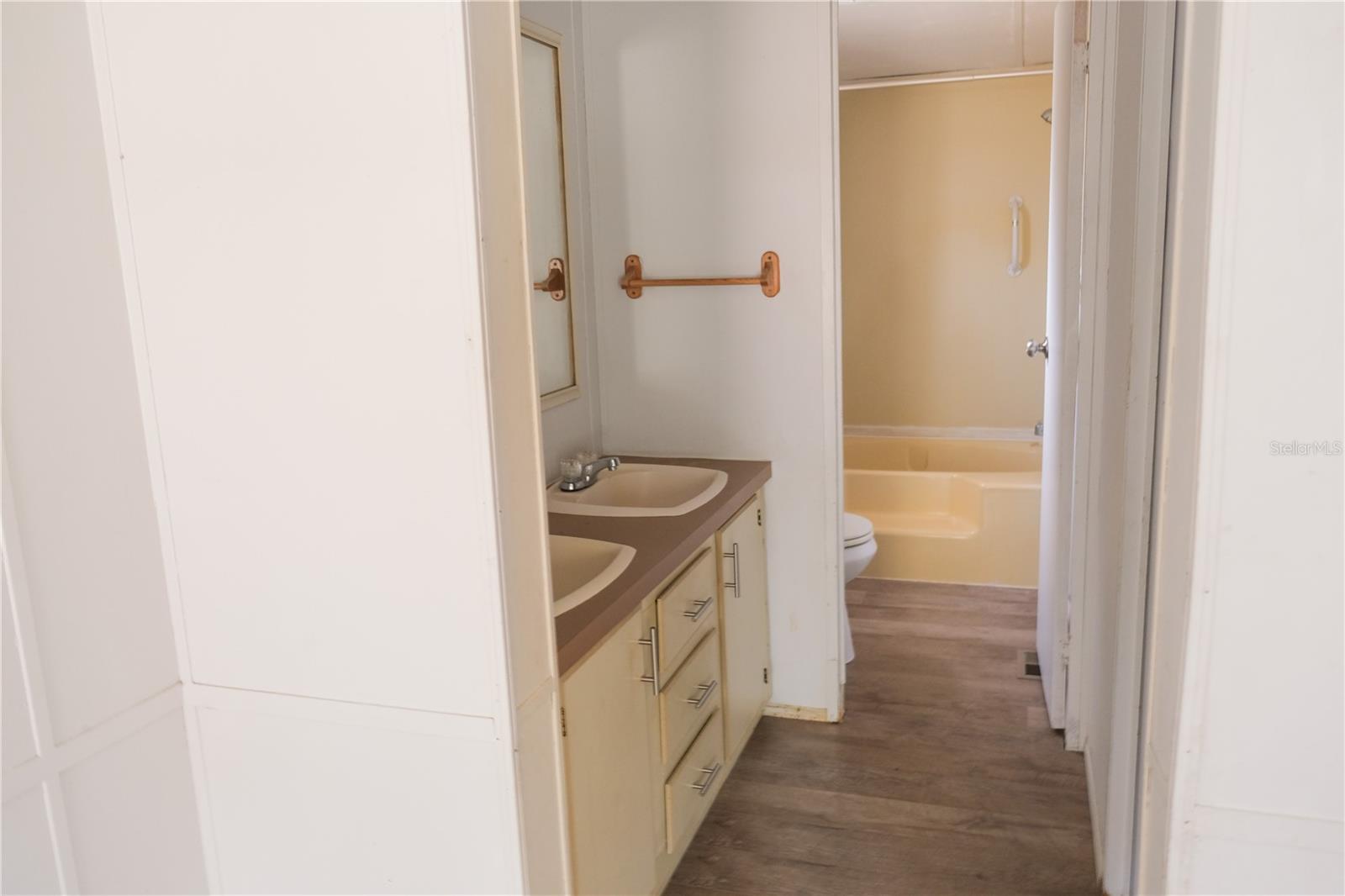 OM714697 Property Photo