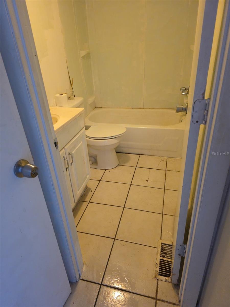 P4937223 Property Photo