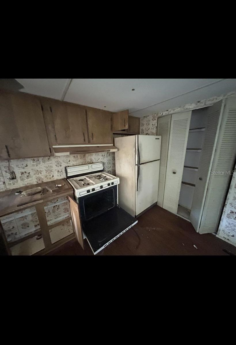 TB8454491 Property Photo