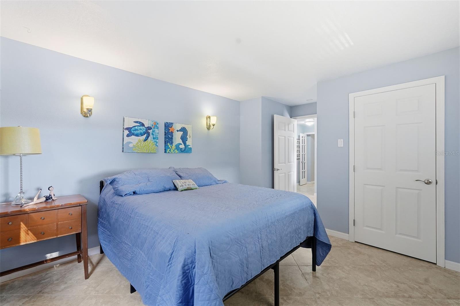 TB8454528 Property Photo