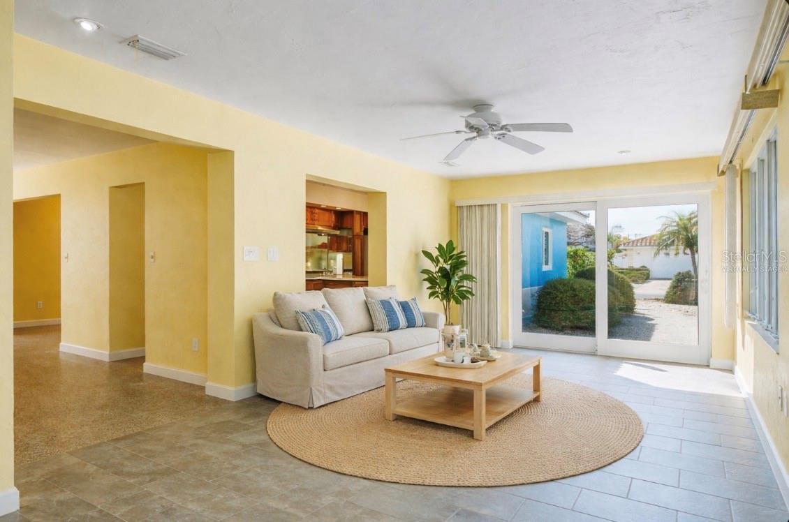 FLORIDA ROOM - VIRTUALLY STAGED