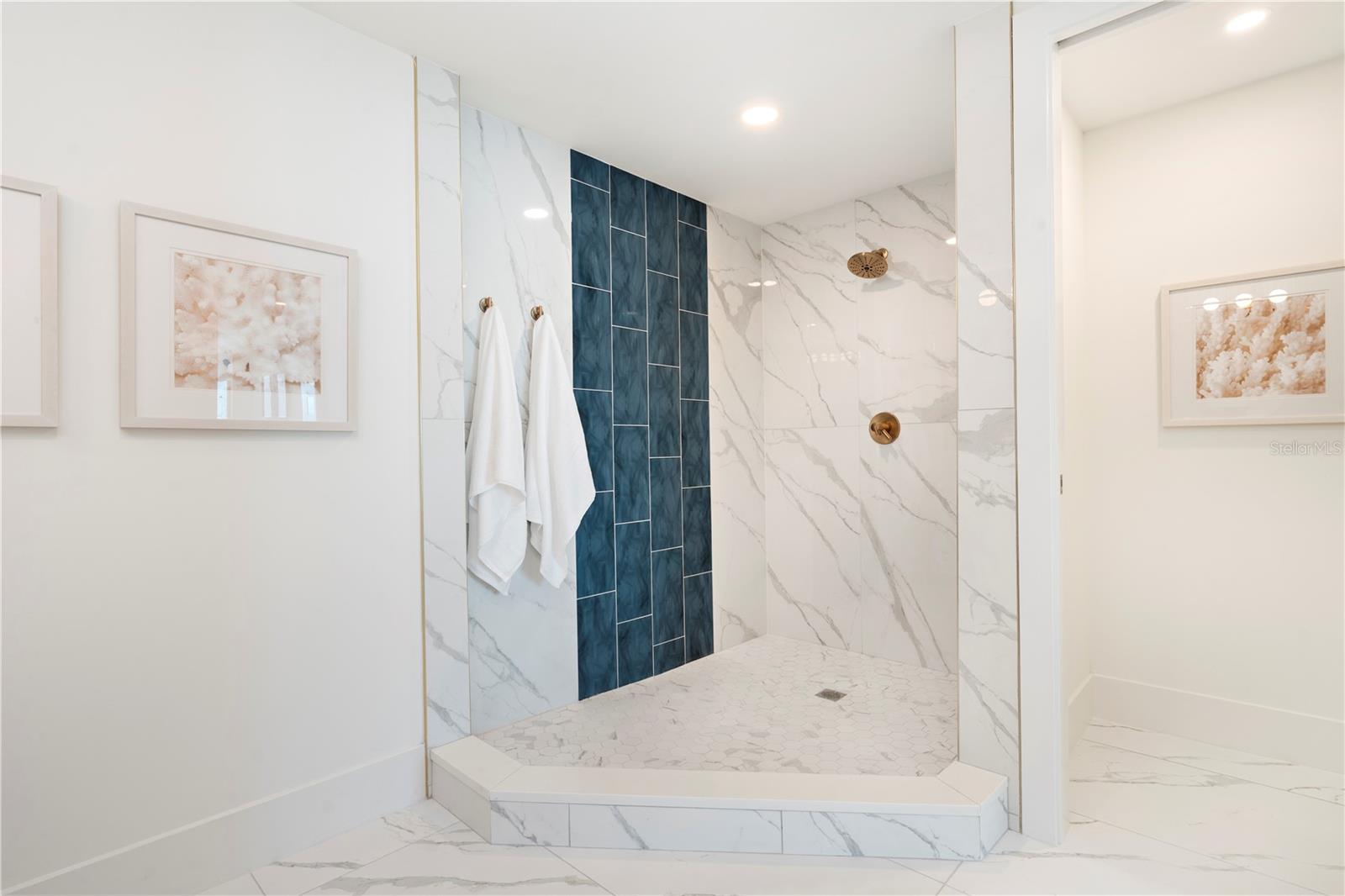 A4674532 Property Photo