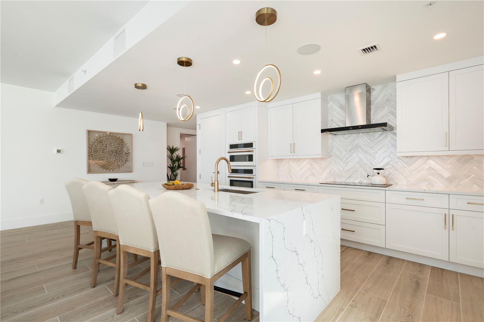 A4674532 Property Photo