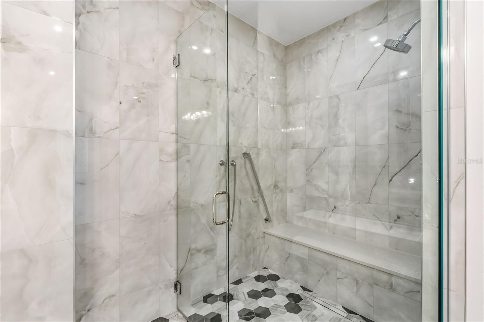 A4674550 Property Photo