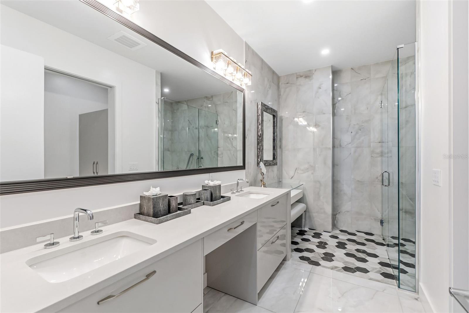 A4674550 Property Photo